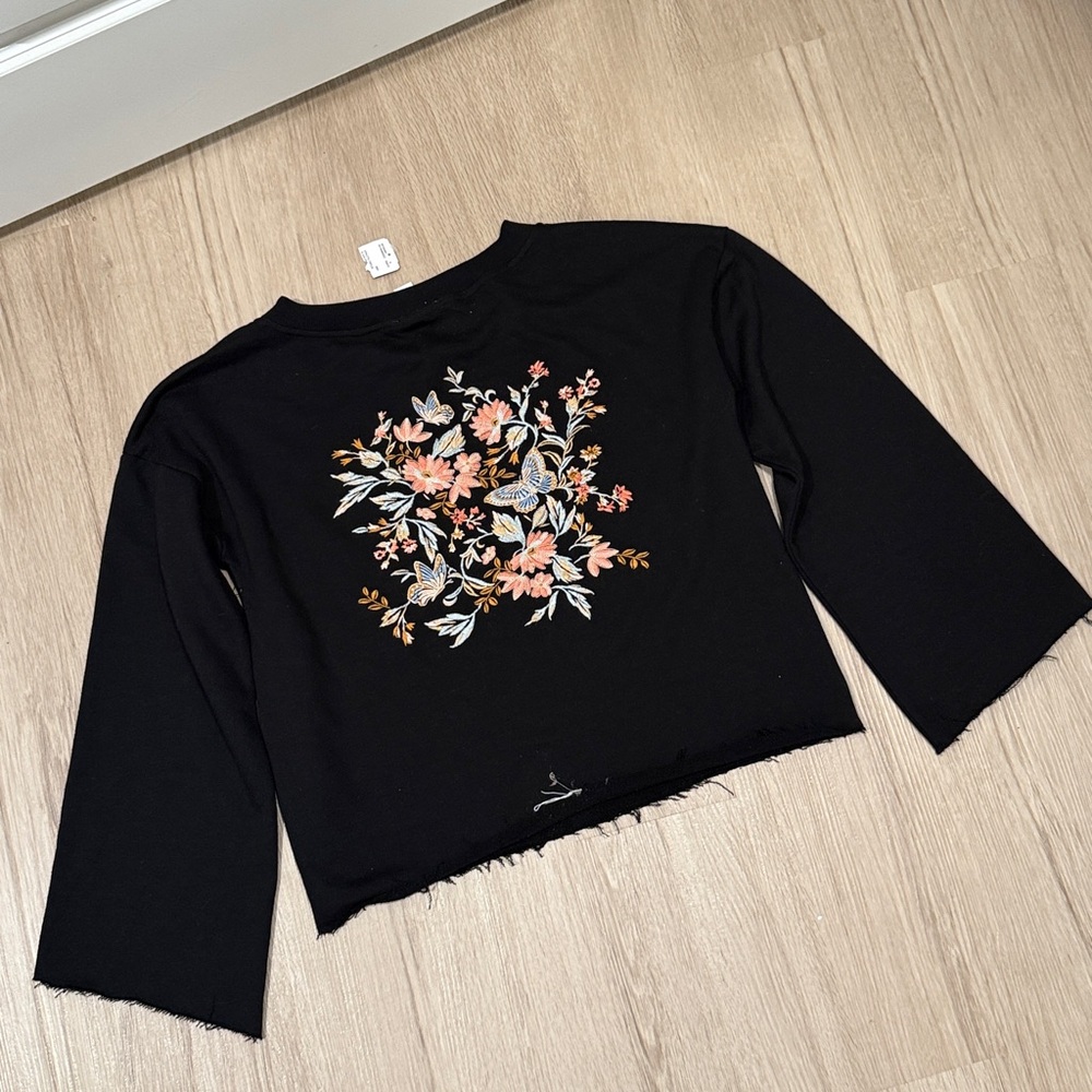 Boho Embroidered Bell Sleeve Pullover Top